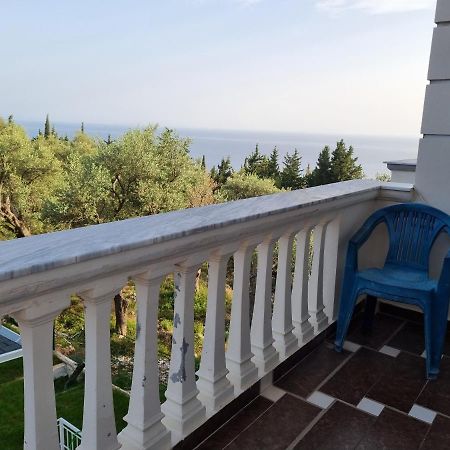 Sea View Apartments Drymades With Balcony Dhërmi Esterno foto