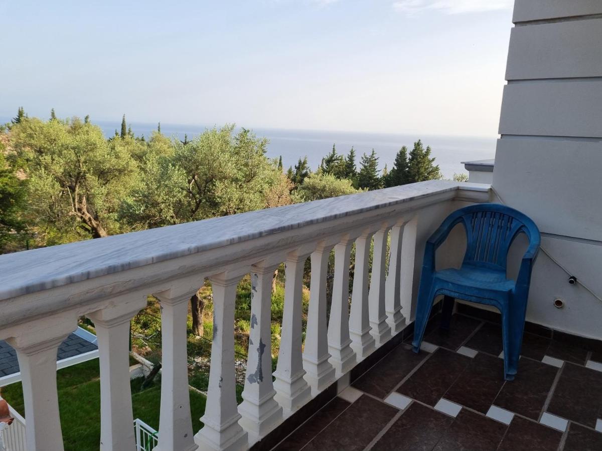 Sea View Apartments Drymades With Balcony Dhërmi Esterno foto