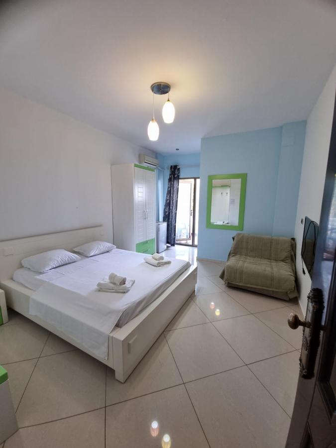 Sea View Apartments Drymades With Balcony Dhërmi Esterno foto