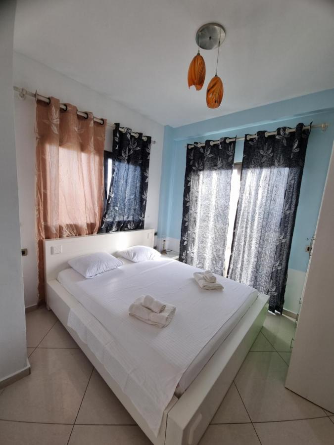 Sea View Apartments Drymades With Balcony Dhërmi Esterno foto