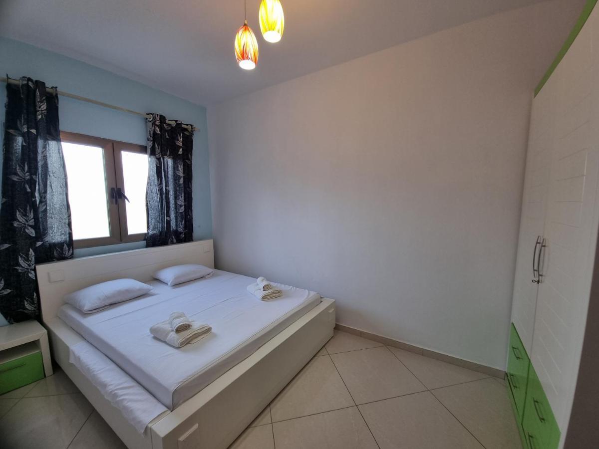 Sea View Apartments Drymades With Balcony Dhërmi Esterno foto